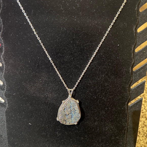 Lava stone - Picture 1 of 2